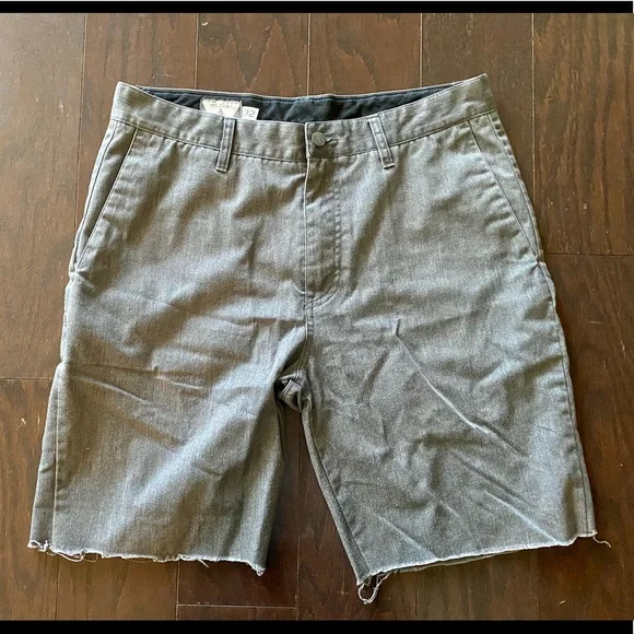 2 bundle Volcom Shorts - Picture 6 of 9